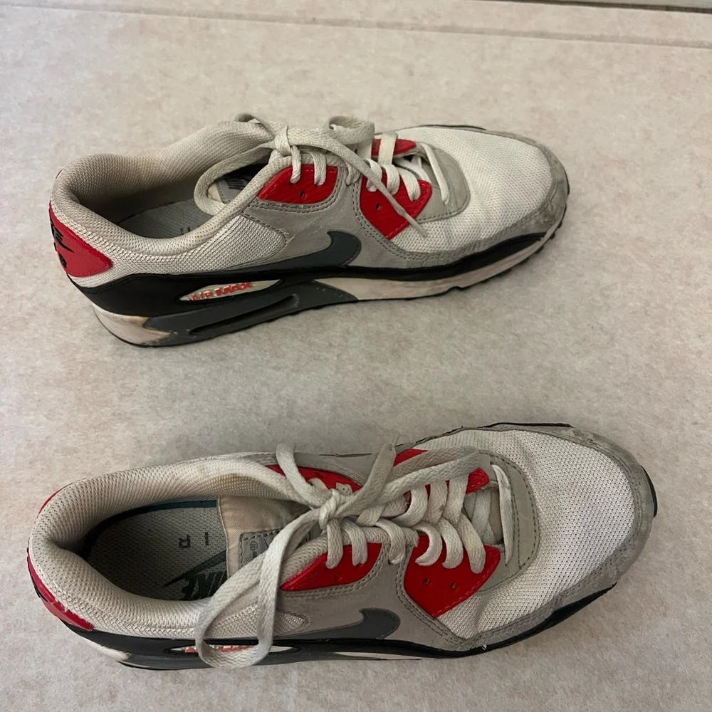 Nike‎ Air Max Shoes Red and Gray